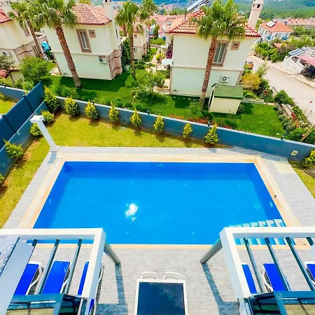 Nokta Park K 4+1 Villa, Oezel Havuzlu Вилла *